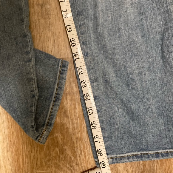 NWOT! Caslon boyfriend jeans w/ floral thigh embroidery - Picture 8 of 9